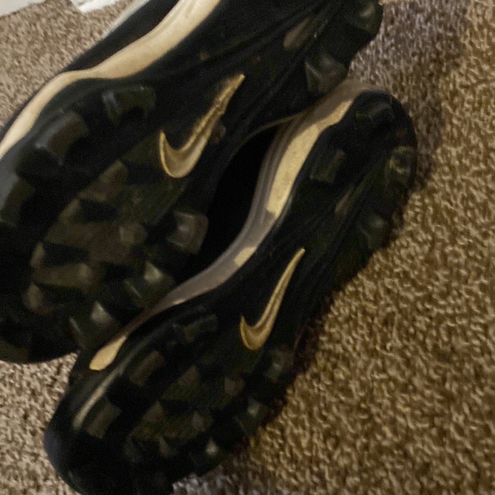 Cleats - Picture 3 of 4
